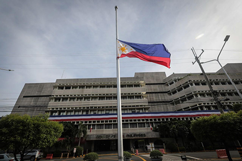 Senate flies Ph flag at half-staff for Biazon